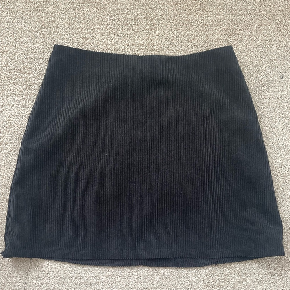 Black ribbed mini skirt